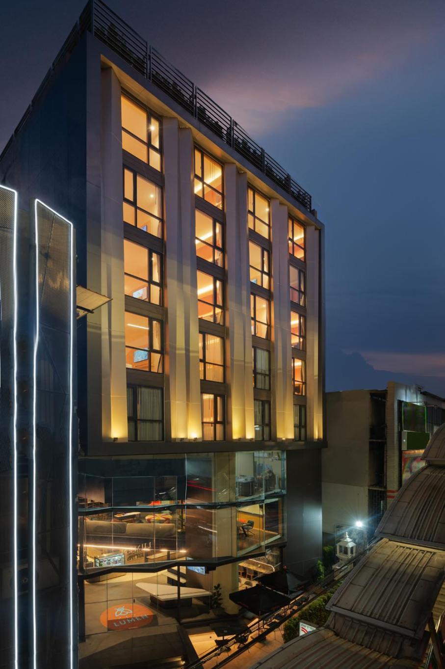 Lumen Bangkok Udomsuk Station Hotel Exterior photo