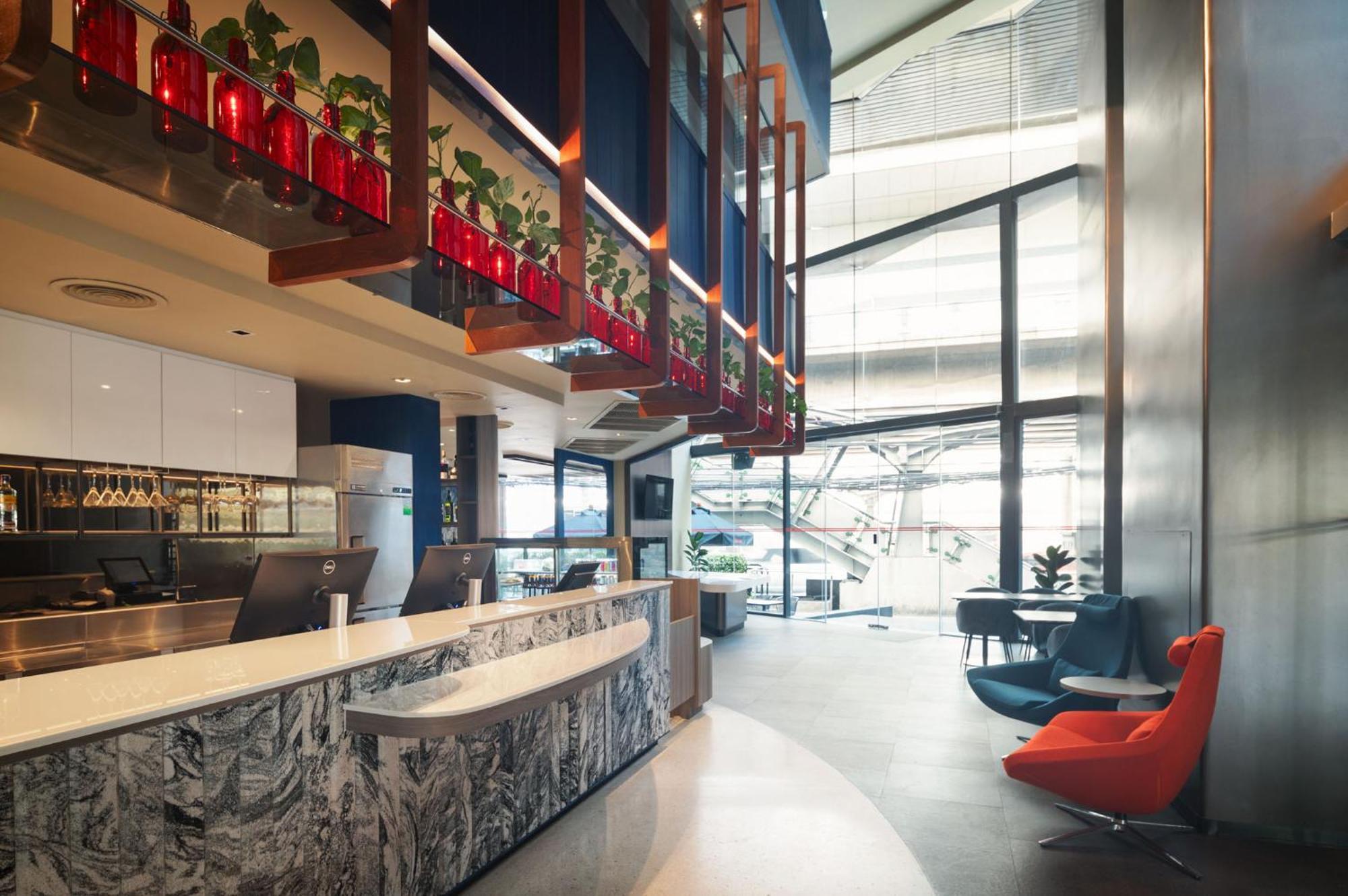 Lumen Bangkok Udomsuk Station Hotel Exterior photo